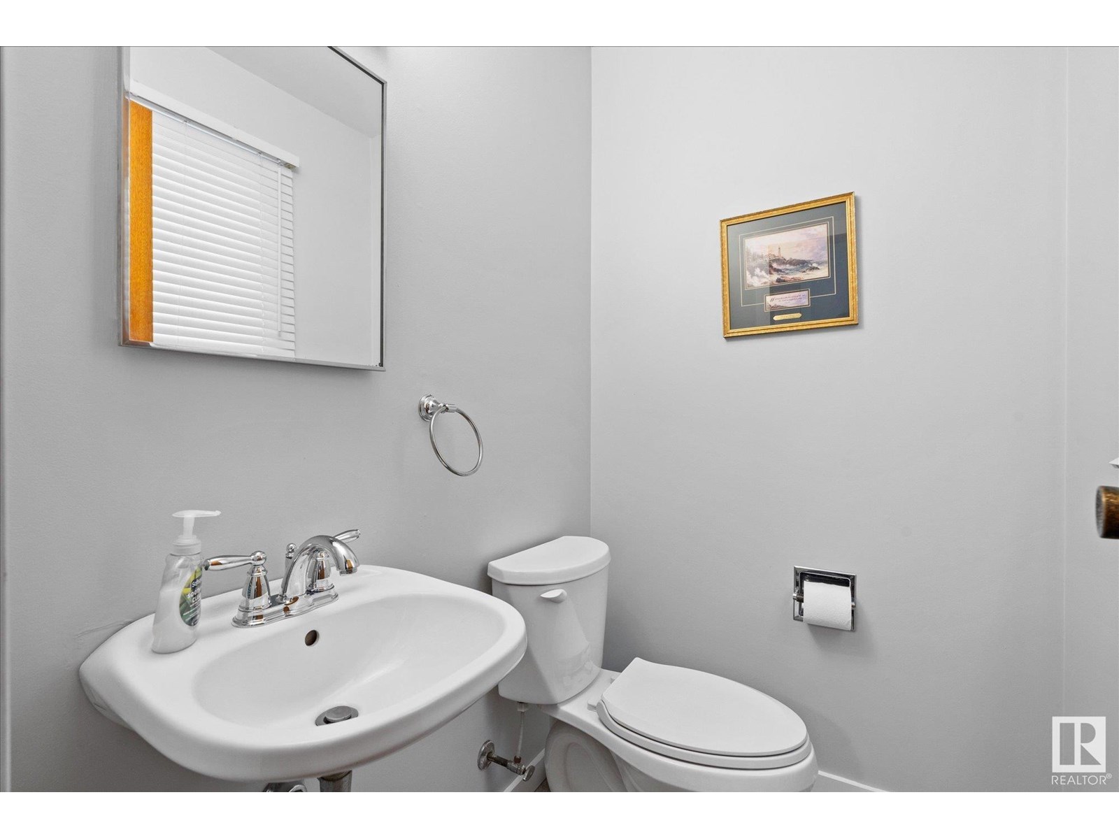Photo 8 of 10712 159 St Nw, Edmonton AB