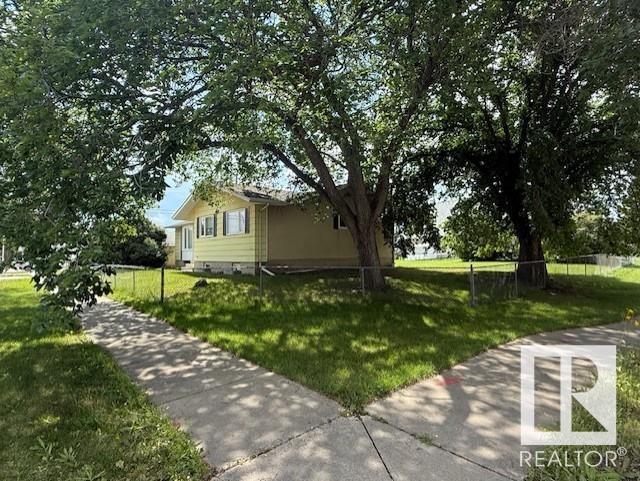 Photo 2 of 10712 159 St Nw, Edmonton AB