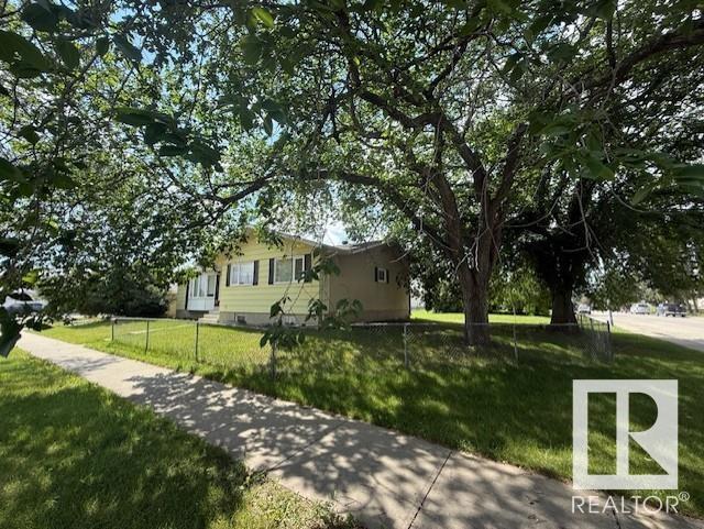 Photo 1 of 10712 159 St Nw, Edmonton AB