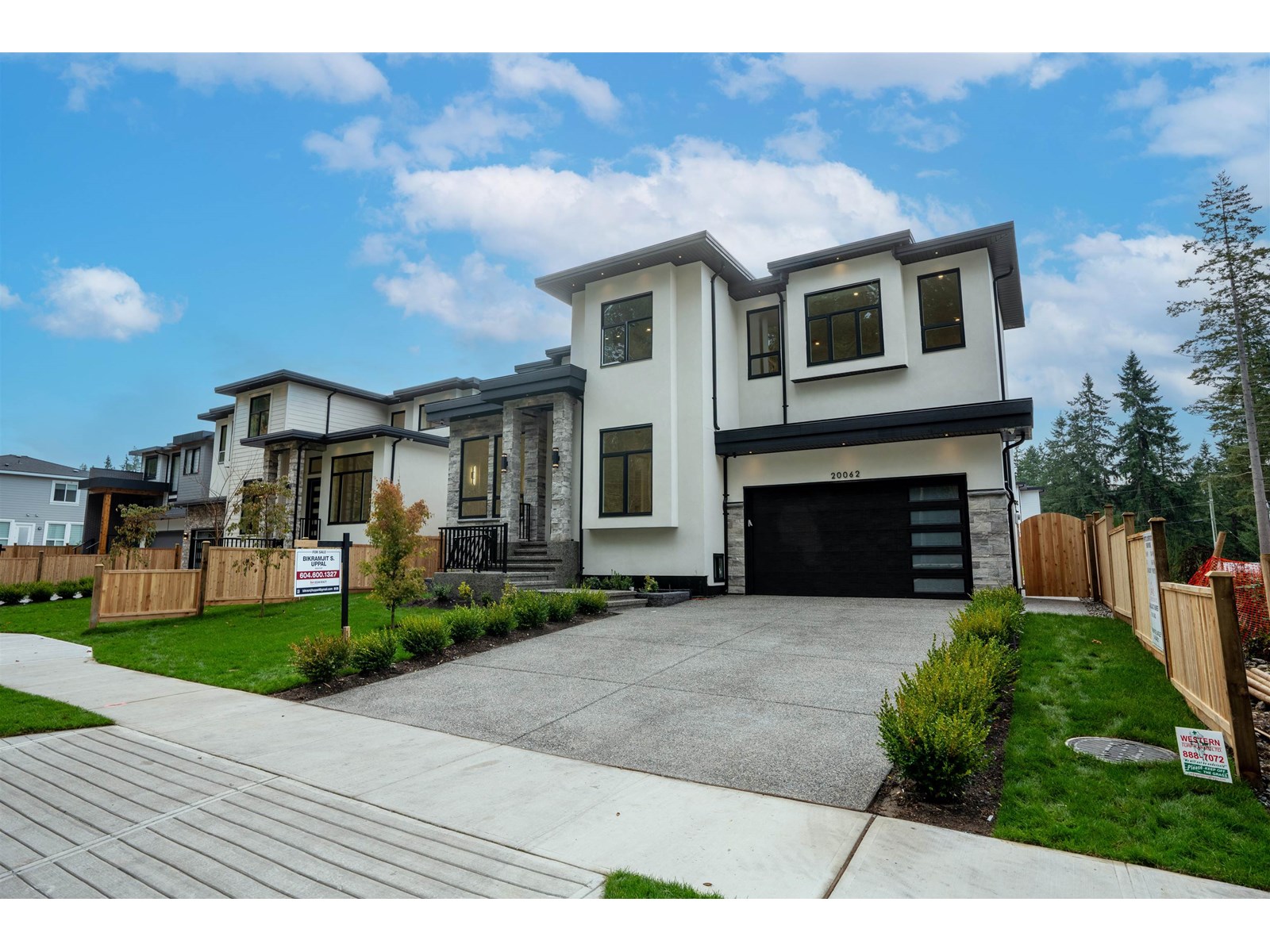 Photo 3 of 20062 27 A Avenue, Langley BC