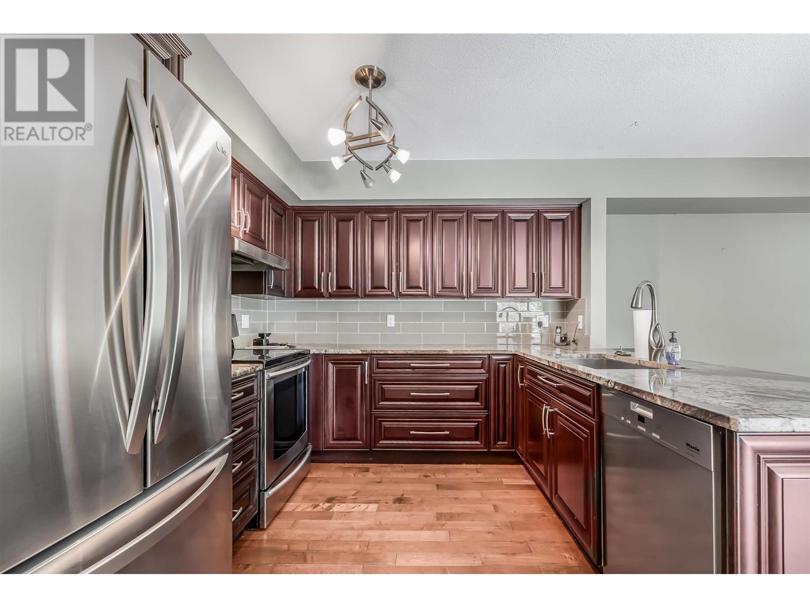 Photo 24 of 101 180 Ravine Drive, Port Moody BC