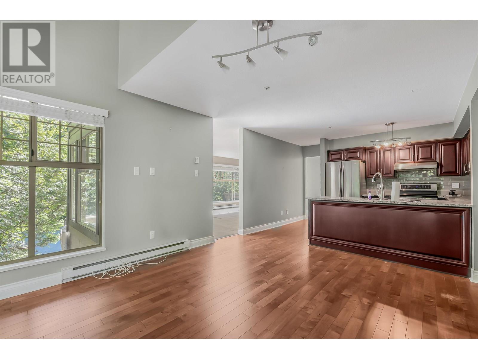 Photo 8 of 101 180 Ravine Drive, Port Moody BC