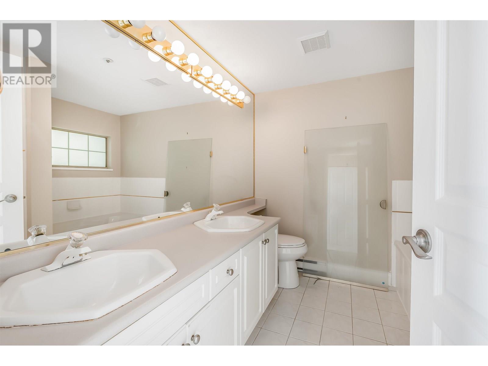 Photo 7 of 101 180 Ravine Drive, Port Moody BC