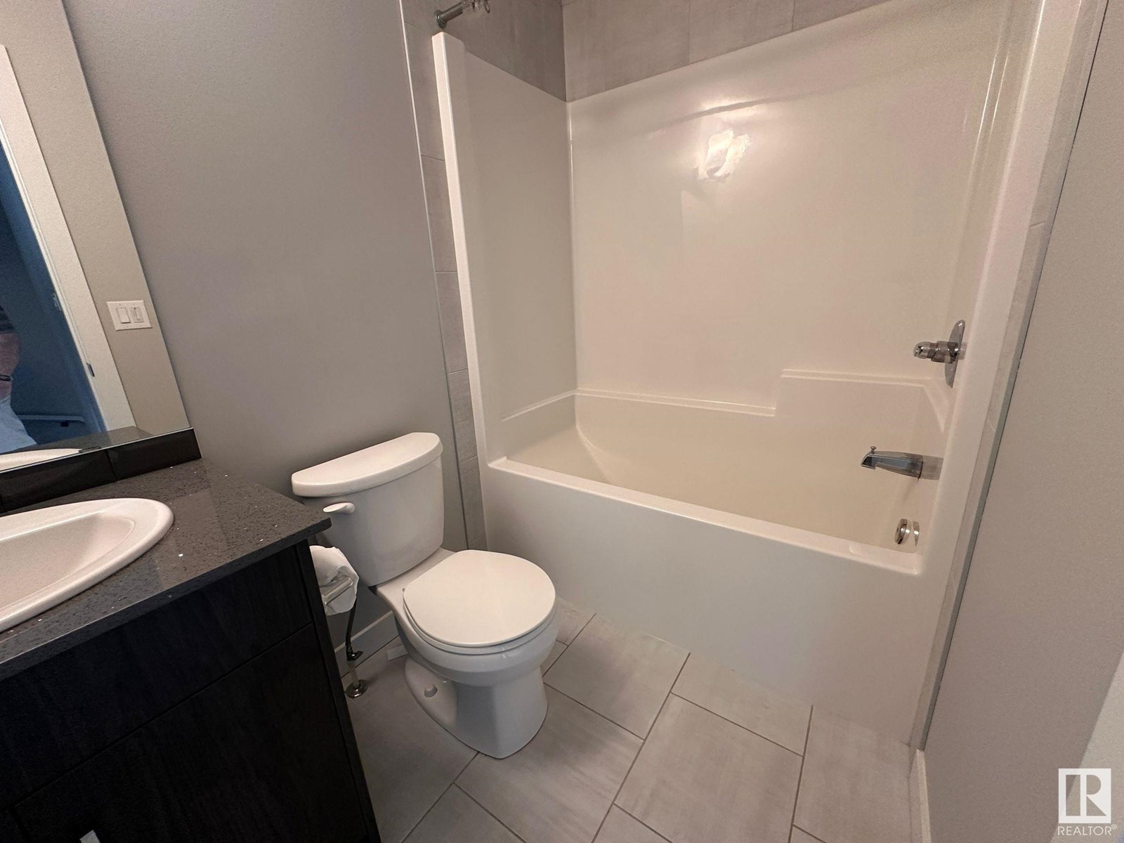 Photo 1 of 2215 24 St Nw, Edmonton AB