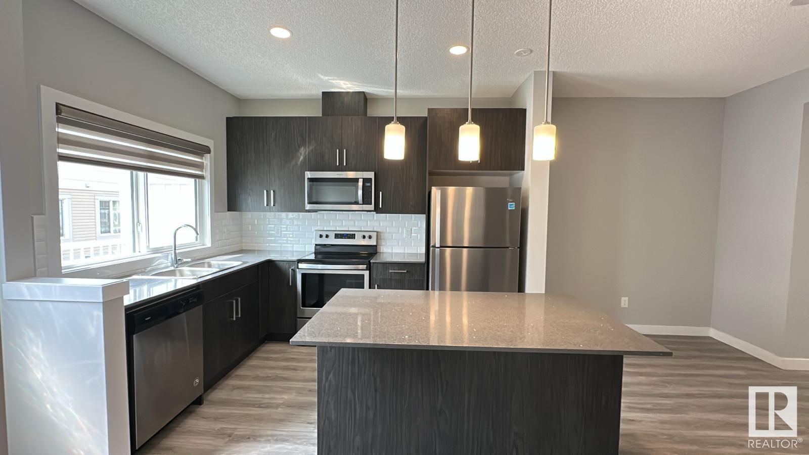 Photo 22 of 2215 24 St Nw, Edmonton AB