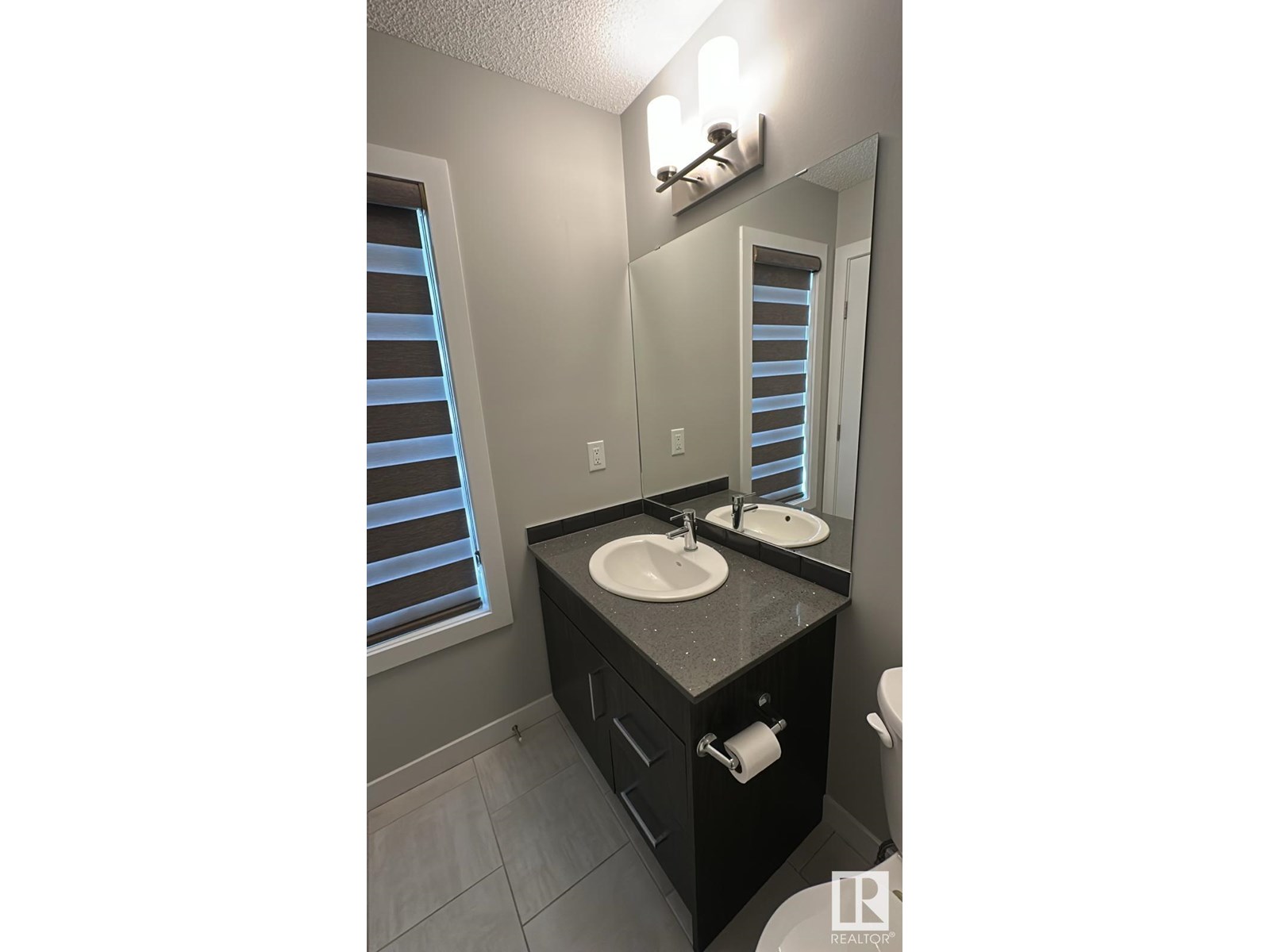 Photo 19 of 2215 24 St Nw, Edmonton AB