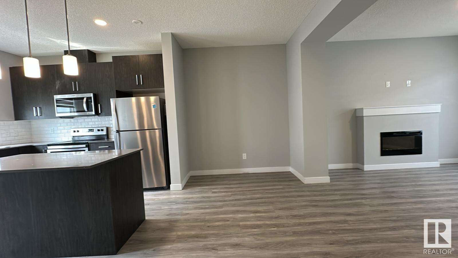 Photo 10 of 2215 24 St Nw, Edmonton AB