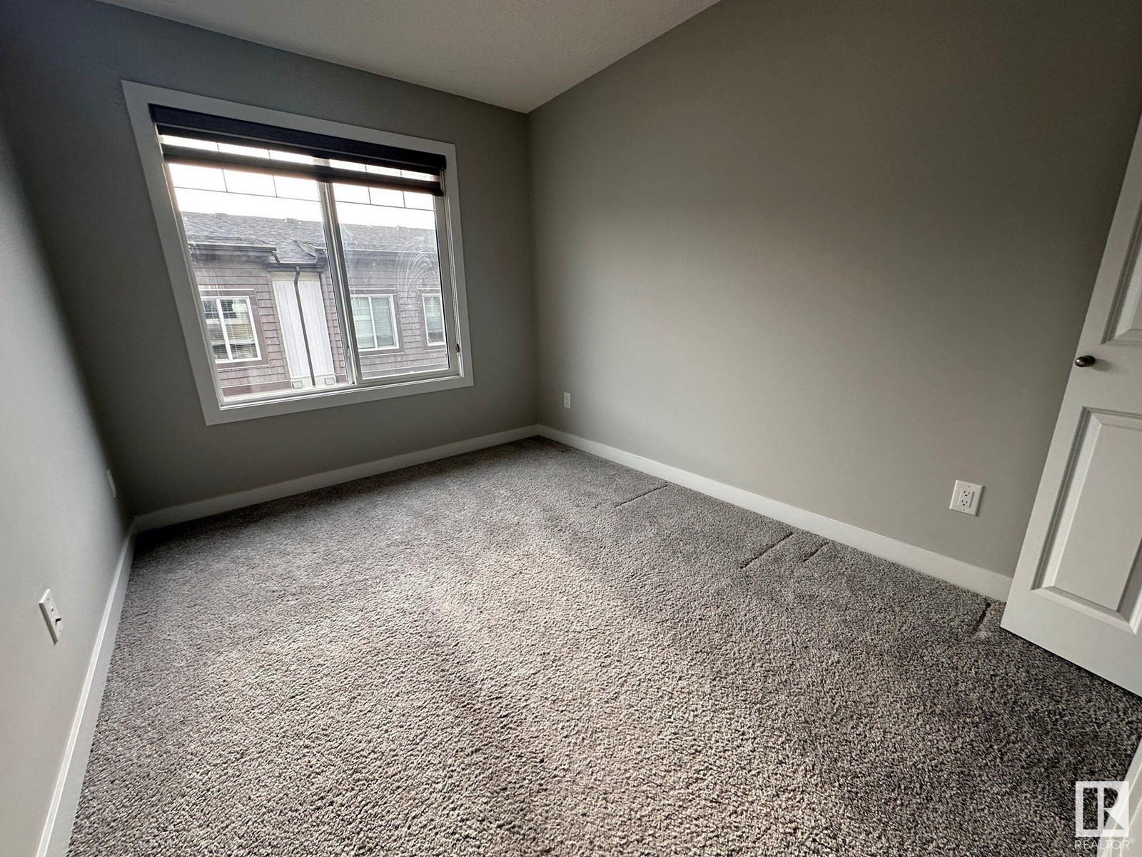 Photo 26 of 2215 24 St Nw, Edmonton AB