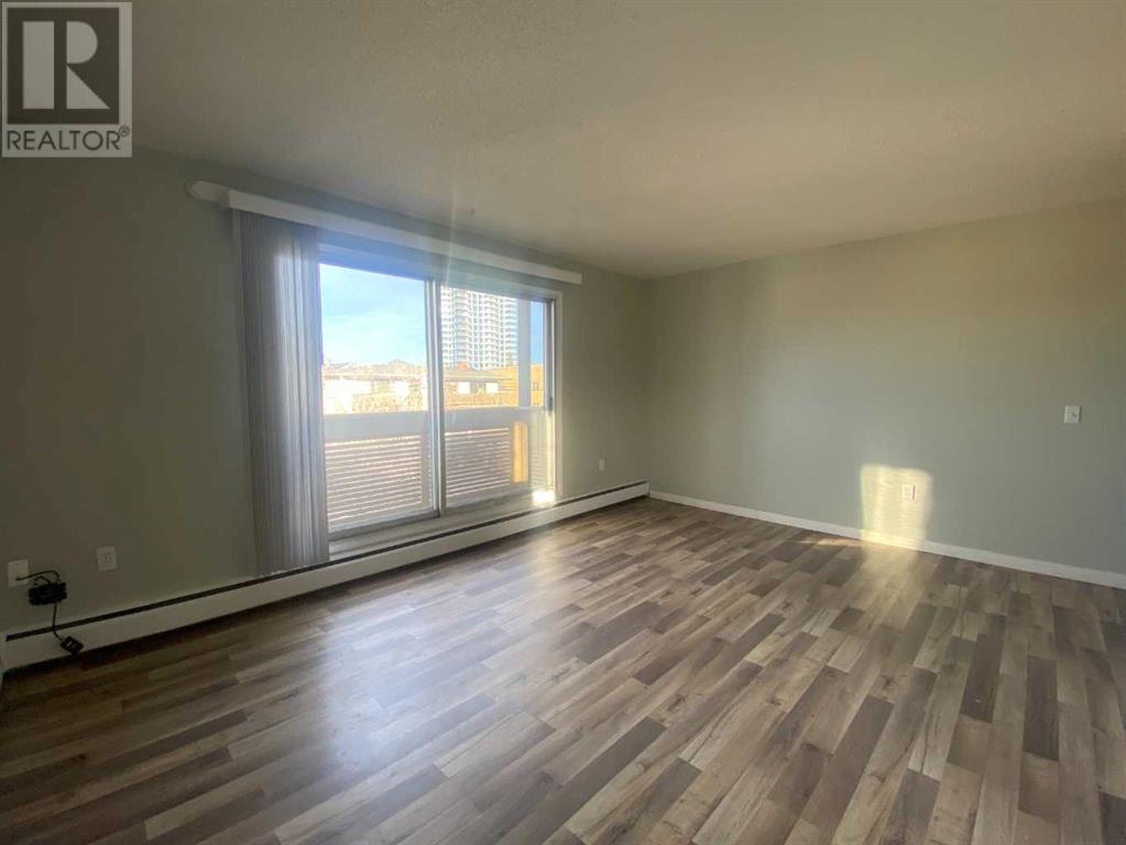 Multi-family House for Sale in   Avenue SW Sunalta Calgary 