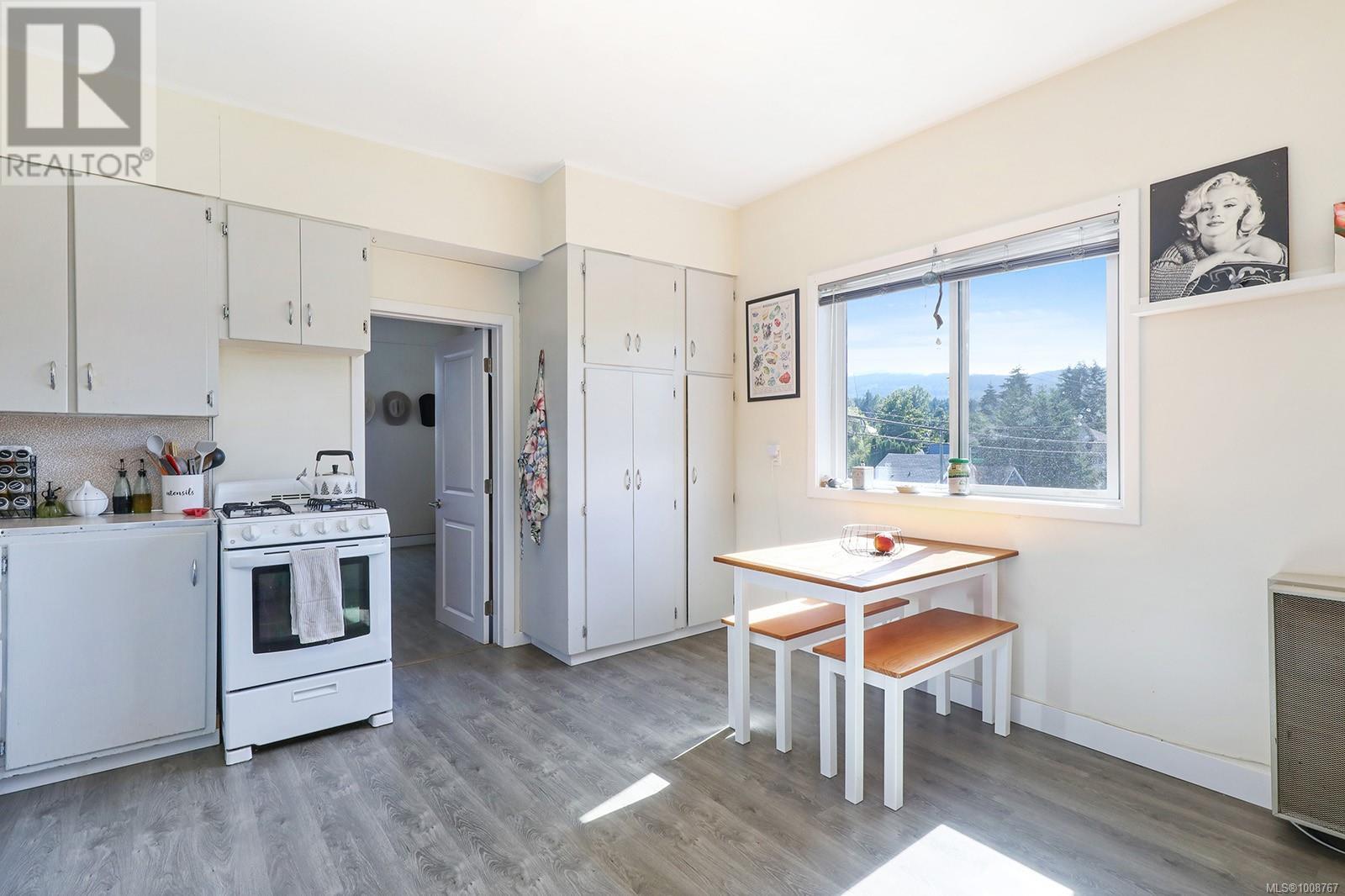 2780 Dunsmuir Ave - 32