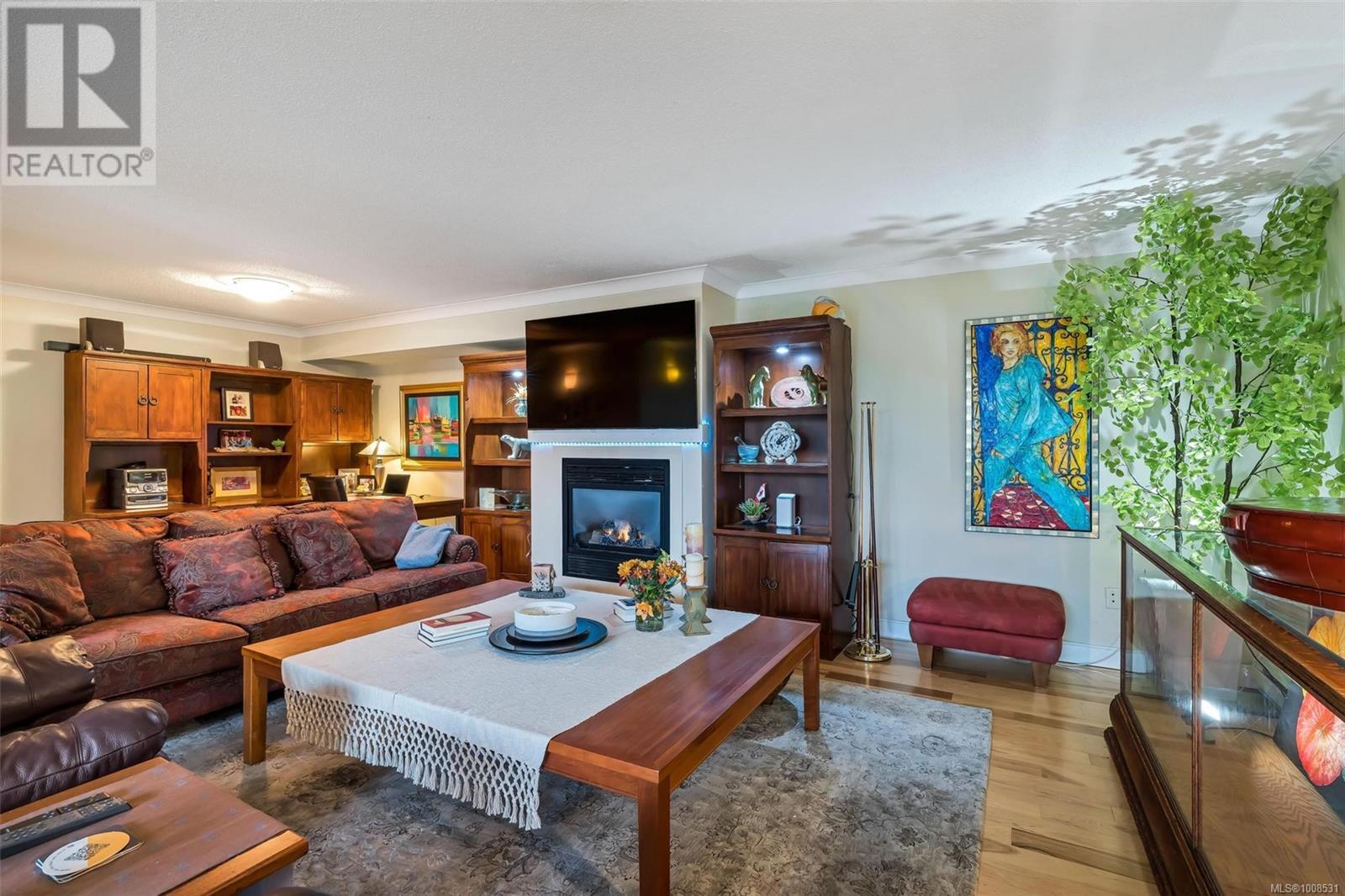 Photo 3 of 105 636 Montreal St, Victoria BC