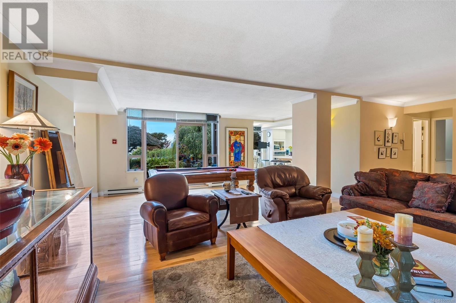 Photo 13 of 105 636 Montreal St, Victoria BC