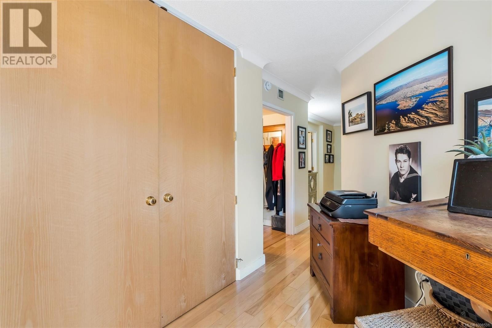 Photo 32 of 105 636 Montreal St, Victoria BC