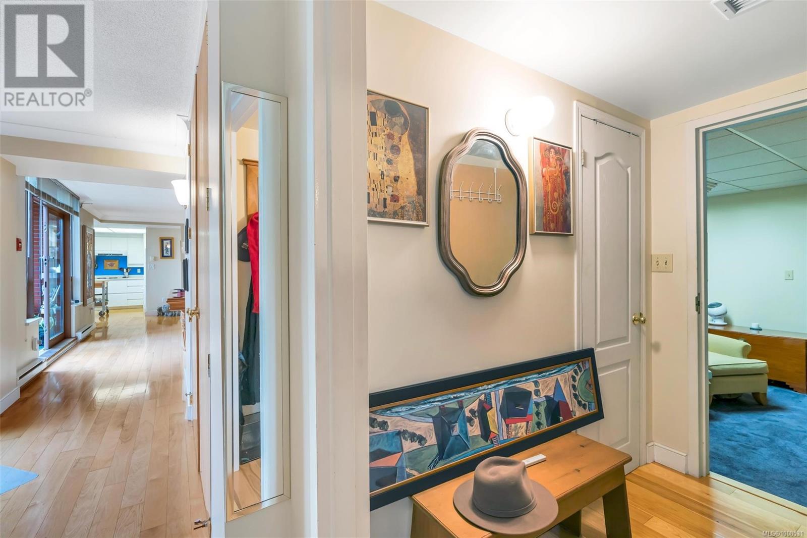 Photo 19 of 105 636 Montreal St, Victoria BC