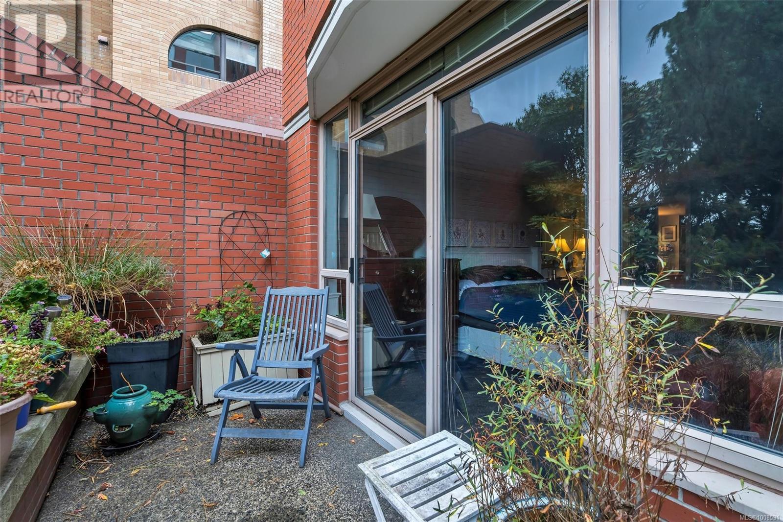 Photo 16 of 105 636 Montreal St, Victoria BC