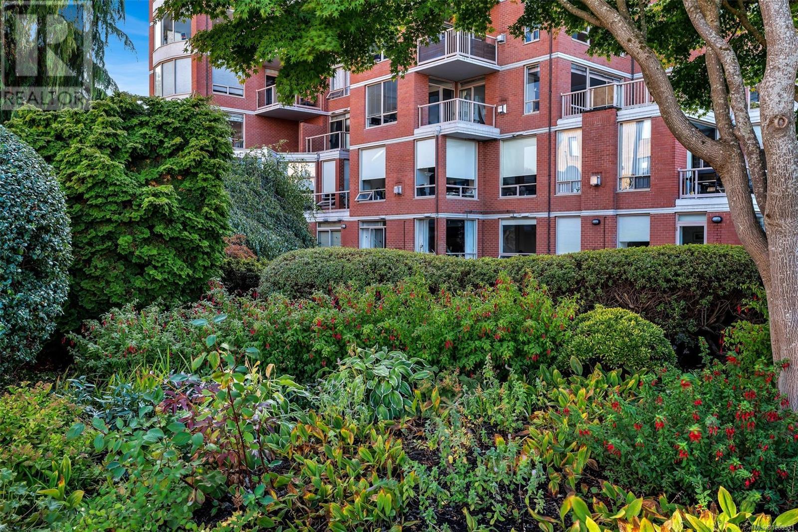 Photo 24 of 105 636 Montreal St, Victoria BC