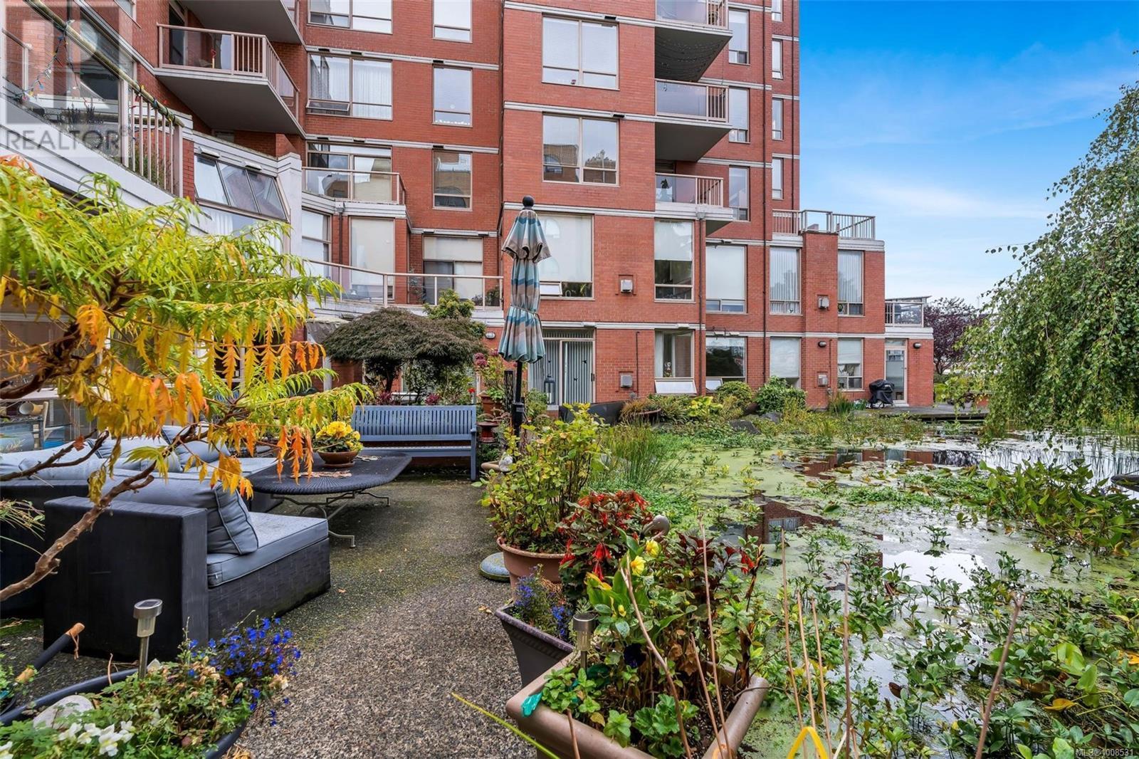Photo 12 of 105 636 Montreal St, Victoria BC
