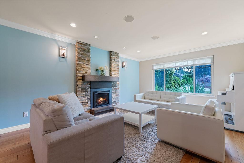 Photo 11 of 12661 20 Avenue, Surrey BC