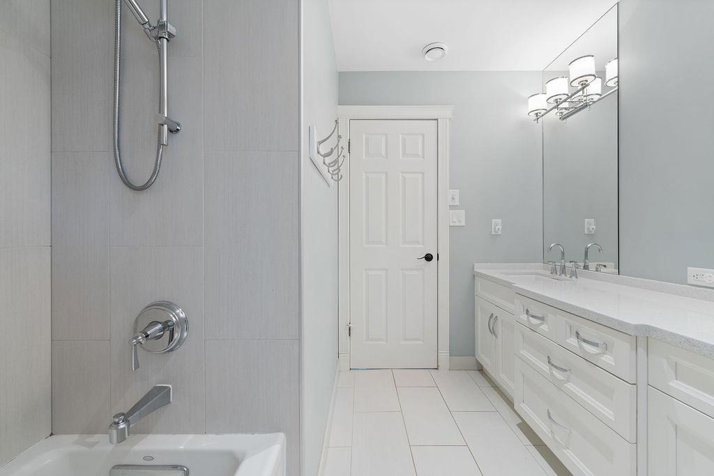 Photo 38 of 12661 20 Avenue, Surrey BC