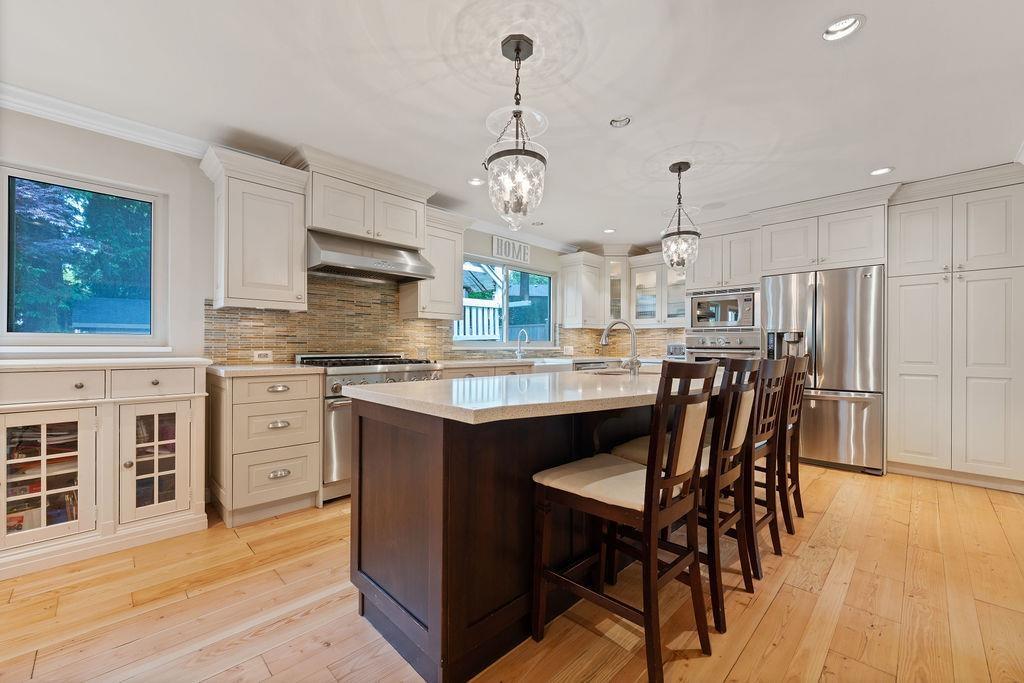 Photo 4 of 12661 20 Avenue, Surrey BC