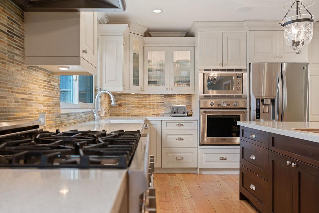 Photo 8 of 12661 20 Avenue, Surrey BC