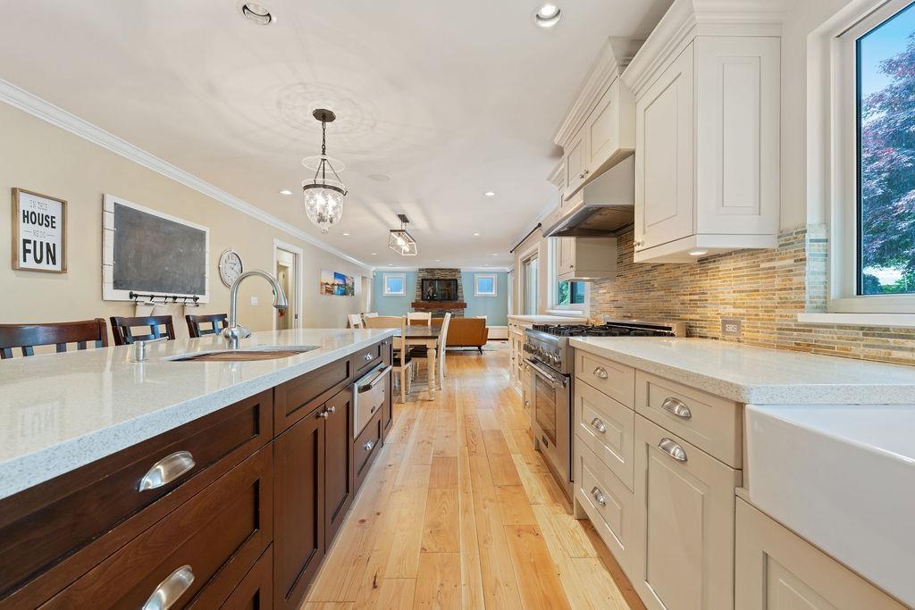 Photo 9 of 12661 20 Avenue, Surrey BC
