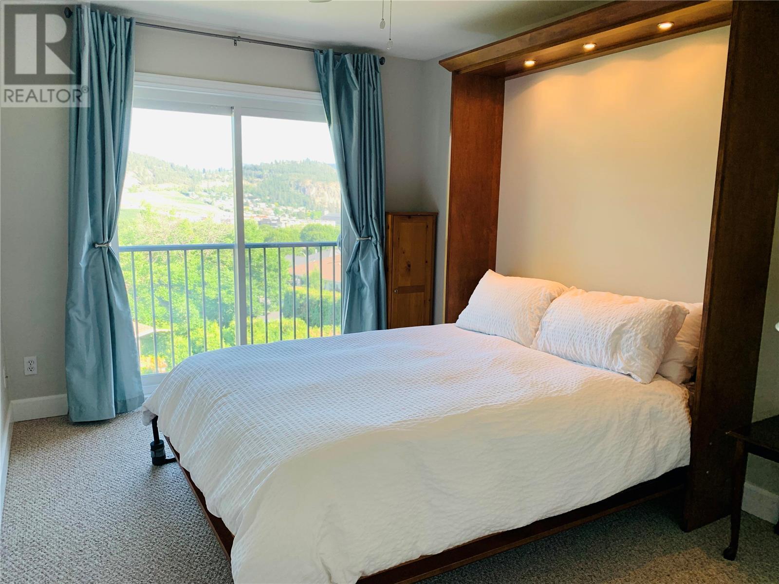  573 Spruceview Place North, Kelowna