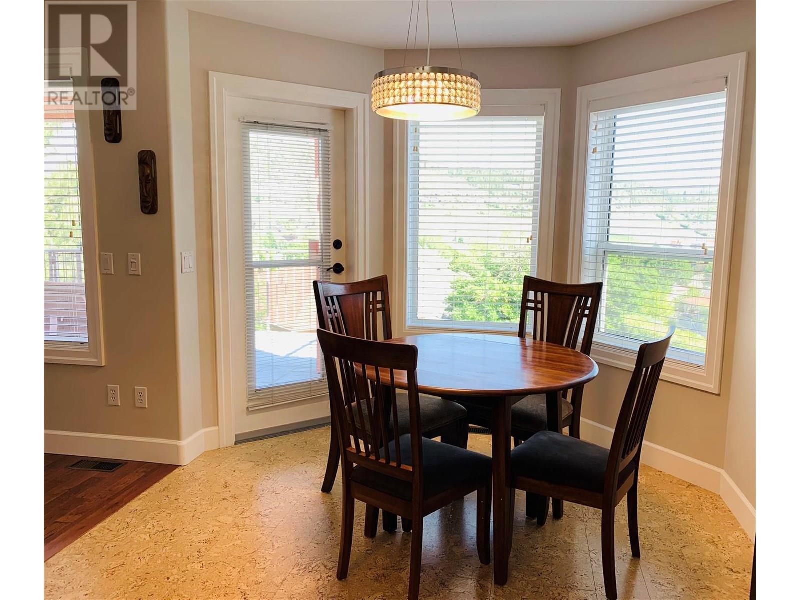  573 Spruceview Place North, Kelowna
