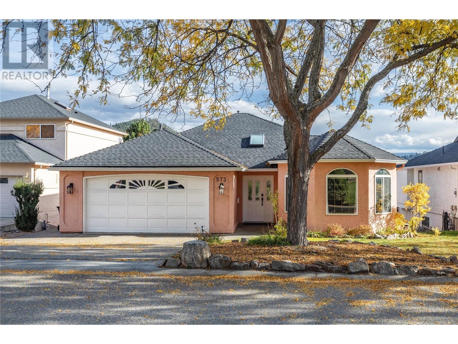  573 Spruceview Place North, Kelowna