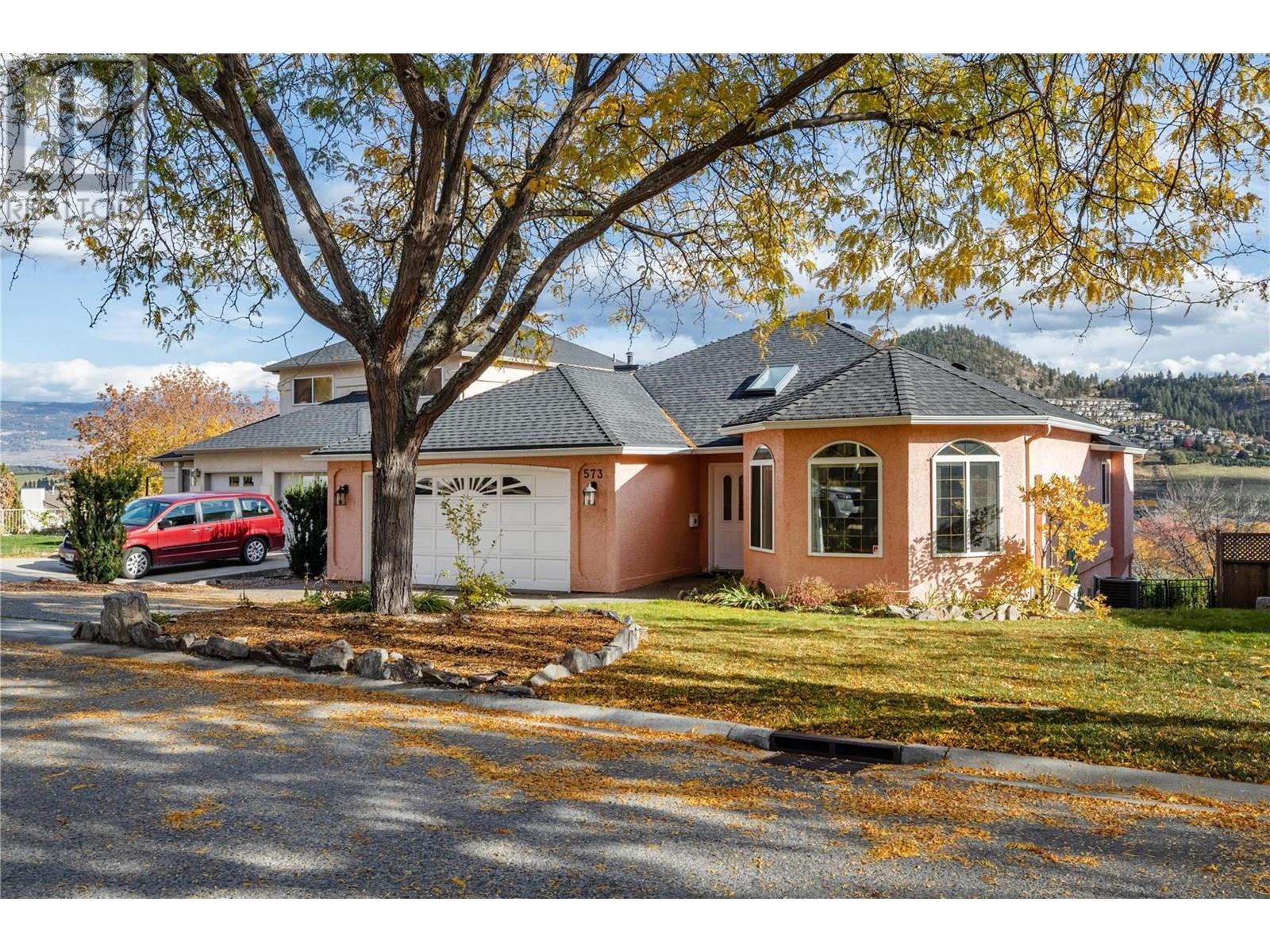  573 Spruceview Place North, Kelowna