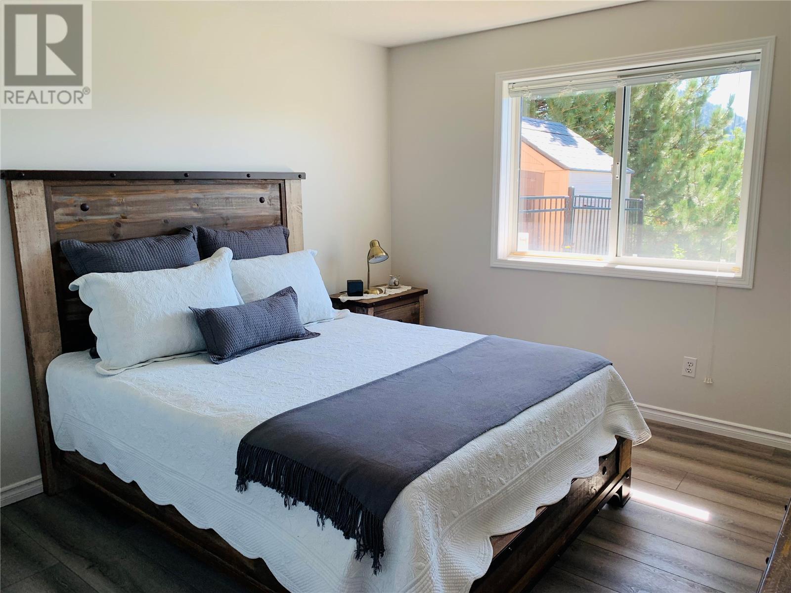  573 Spruceview Place North, Kelowna