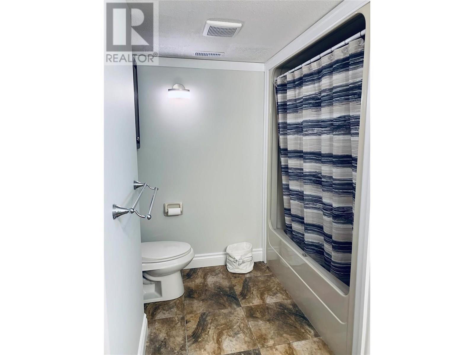  573 Spruceview Place North, Kelowna