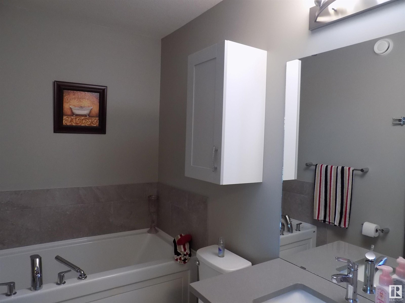 Photo 13 of 244 Larch Crescent, Leduc AB