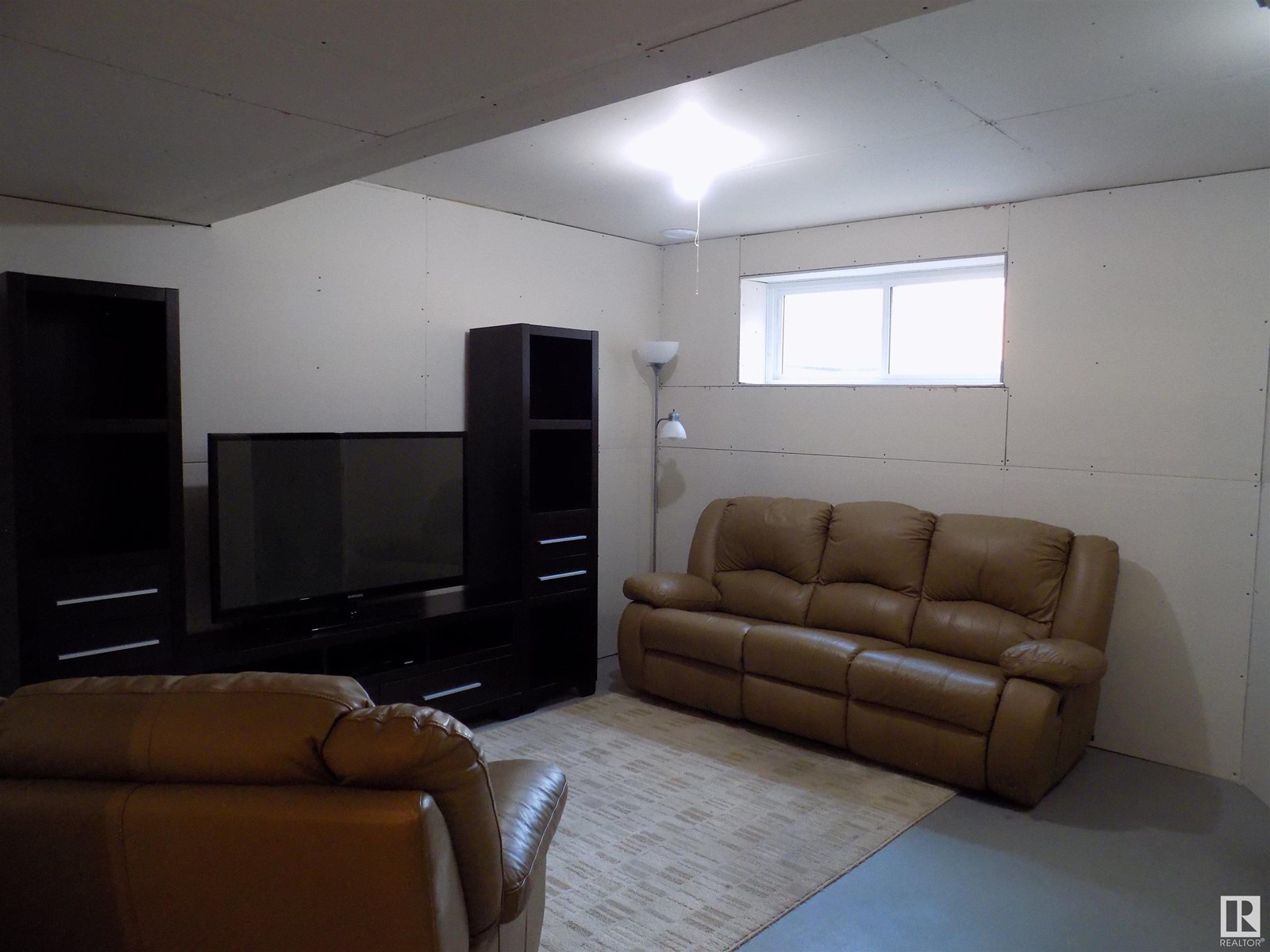 Photo 33 of 244 Larch Crescent, Leduc AB