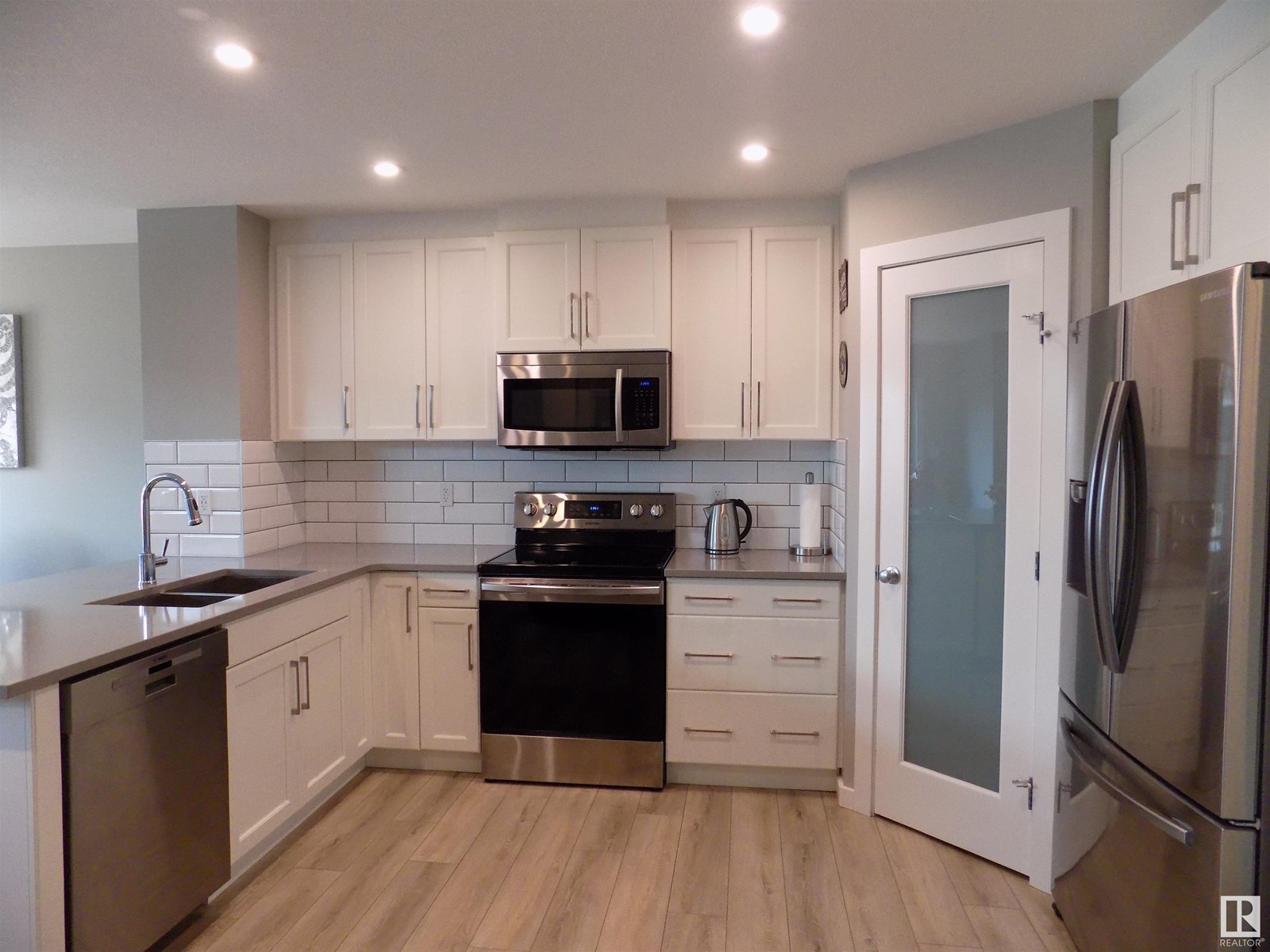 Photo 23 of 244 Larch Crescent, Leduc AB
