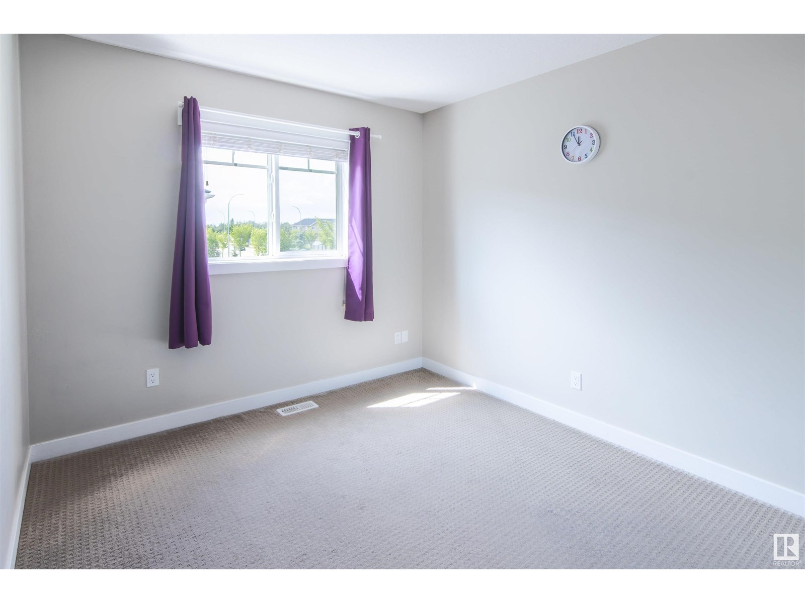 Photo 7 of 11 13810 166 Av Nw, Edmonton AB
