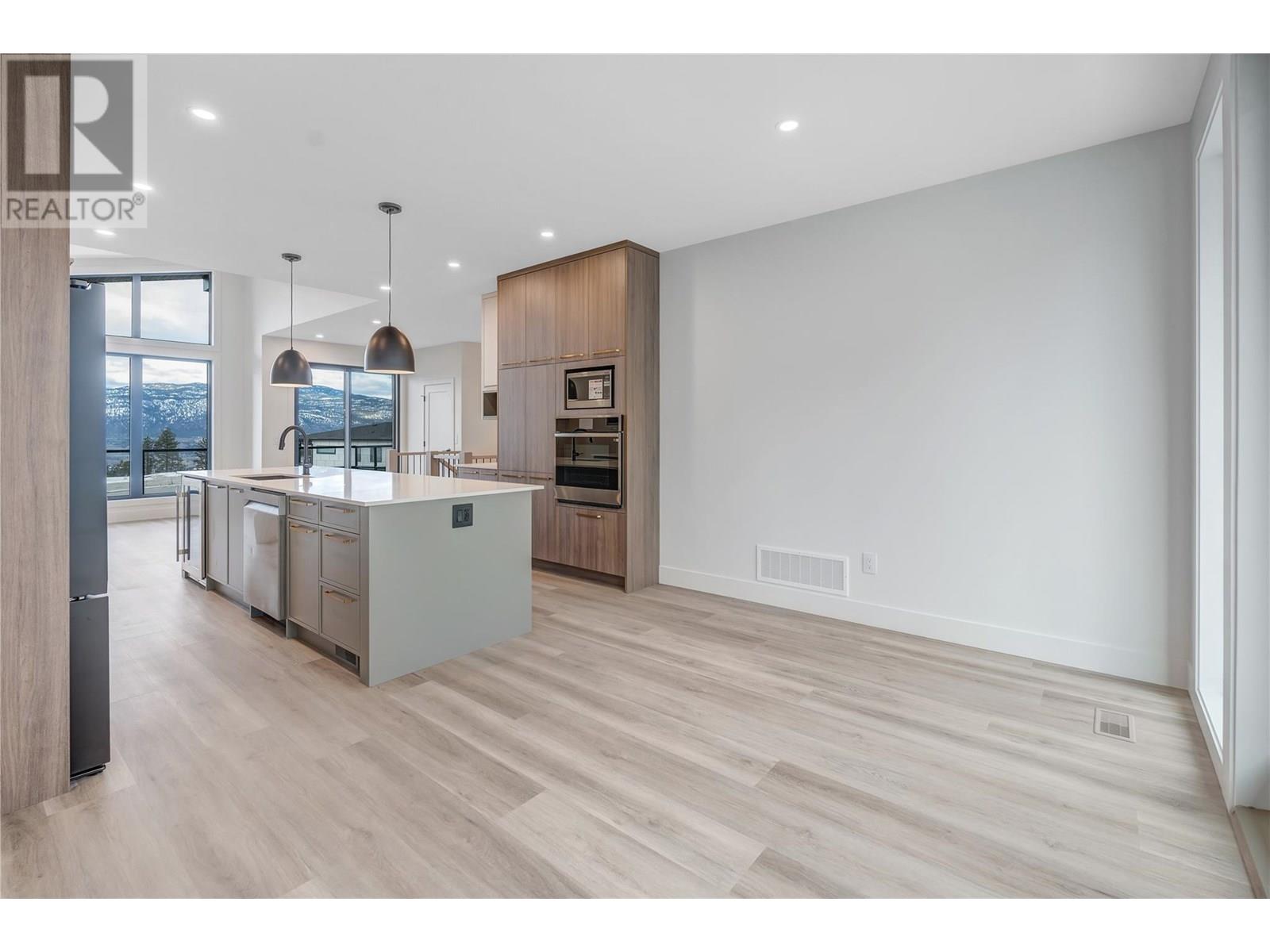 1100 Antler Drive Unit# 101, Penticton
