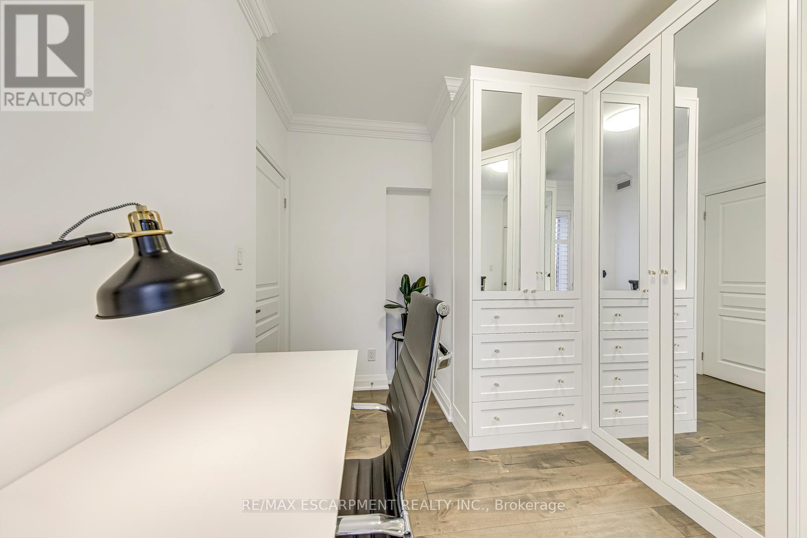 Photo 9 of 401 70 Stewart Street, Oakville ON