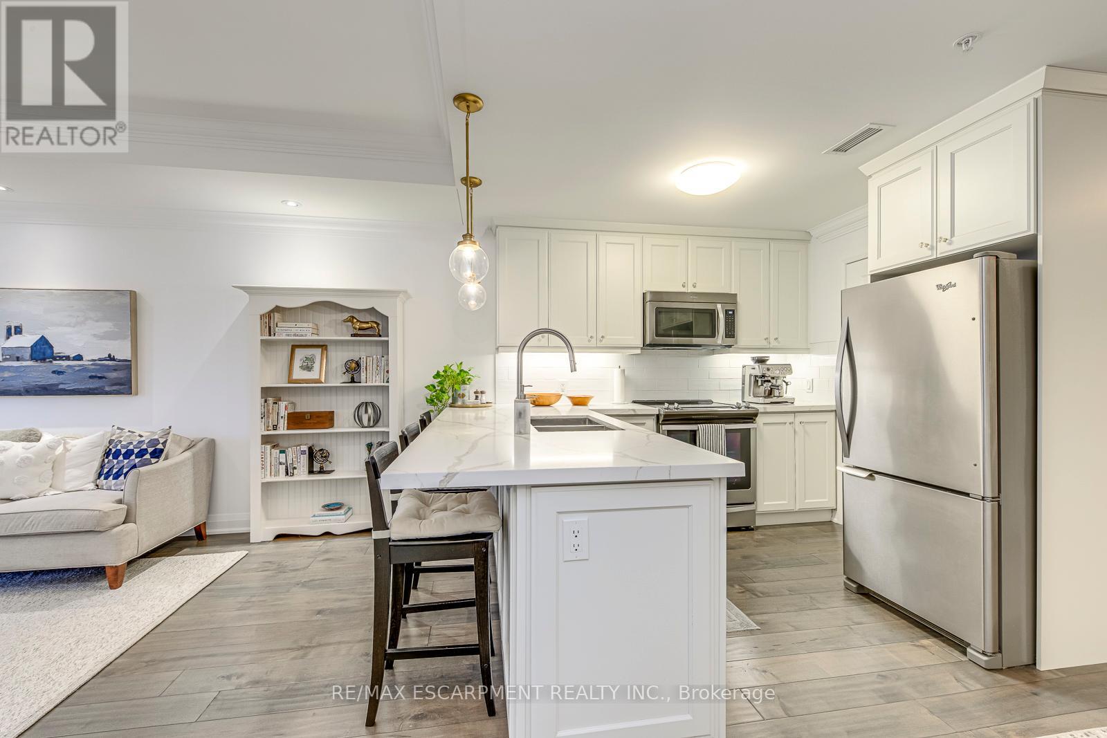 Photo 24 of 401 70 Stewart Street, Oakville ON