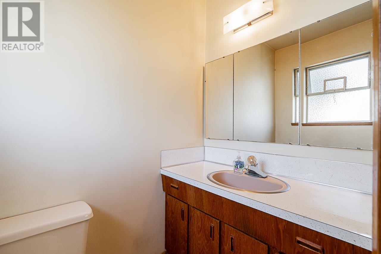 Photo 15 of 6808 Yeovil Place, Burnaby BC