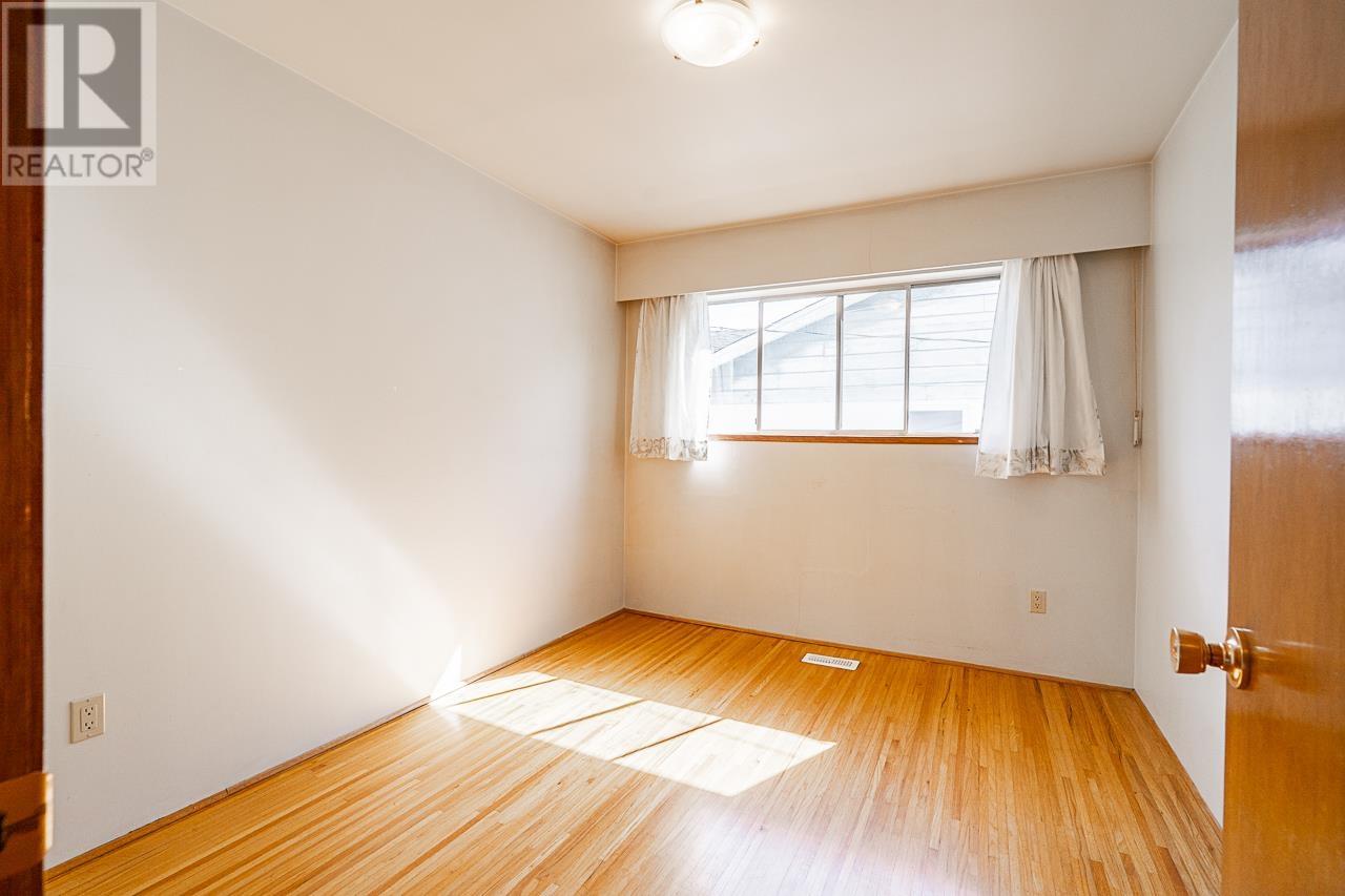 Photo 18 of 6808 Yeovil Place, Burnaby BC
