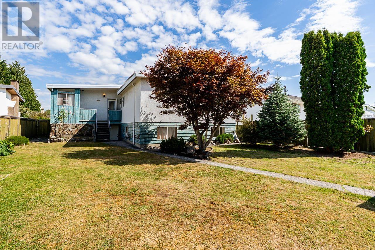 Photo 31 of 6808 Yeovil Place, Burnaby BC