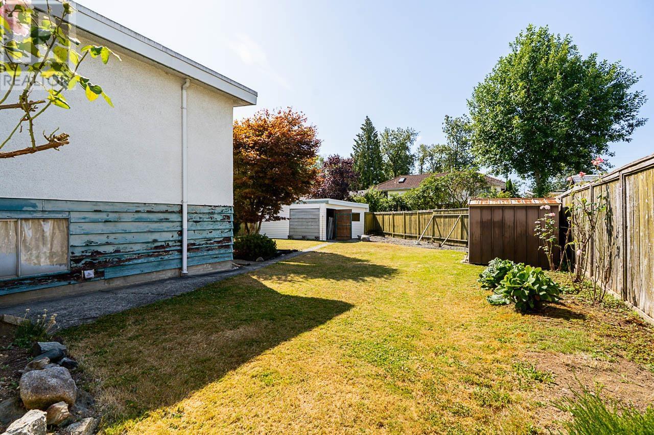 Photo 34 of 6808 Yeovil Place, Burnaby BC