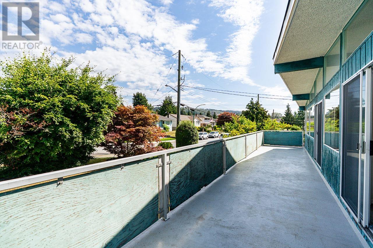 Photo 23 of 6808 Yeovil Place, Burnaby BC