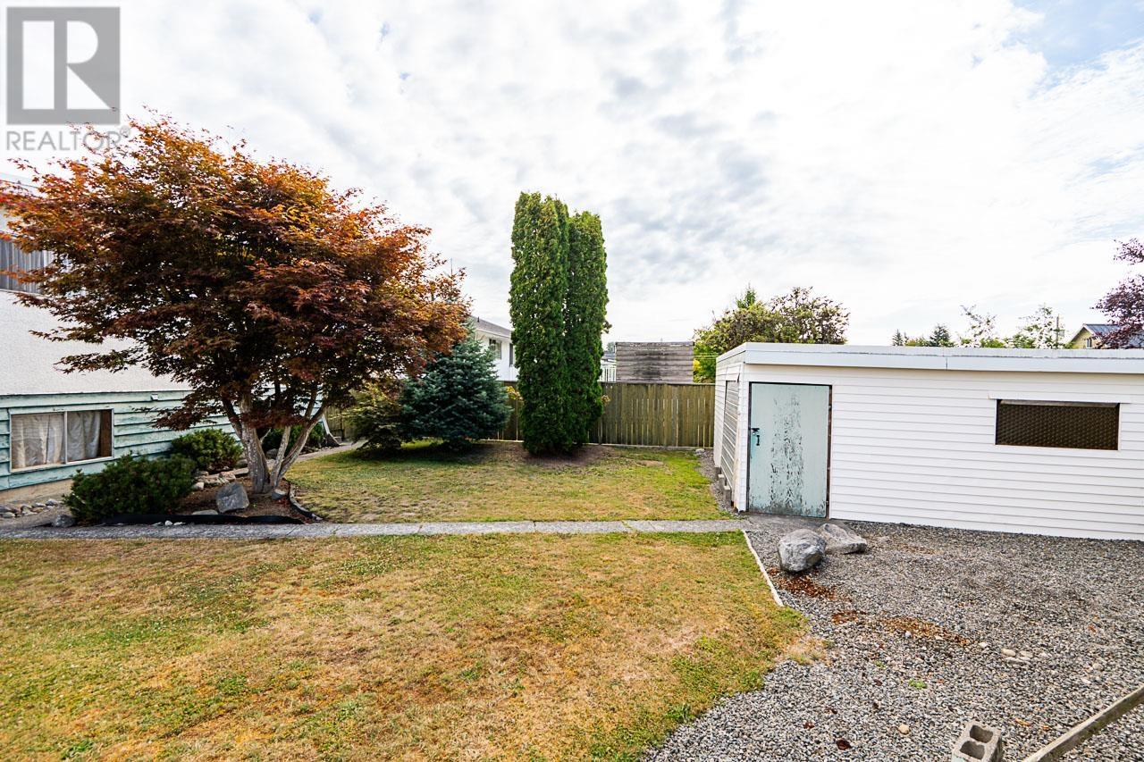 Photo 37 of 6808 Yeovil Place, Burnaby BC