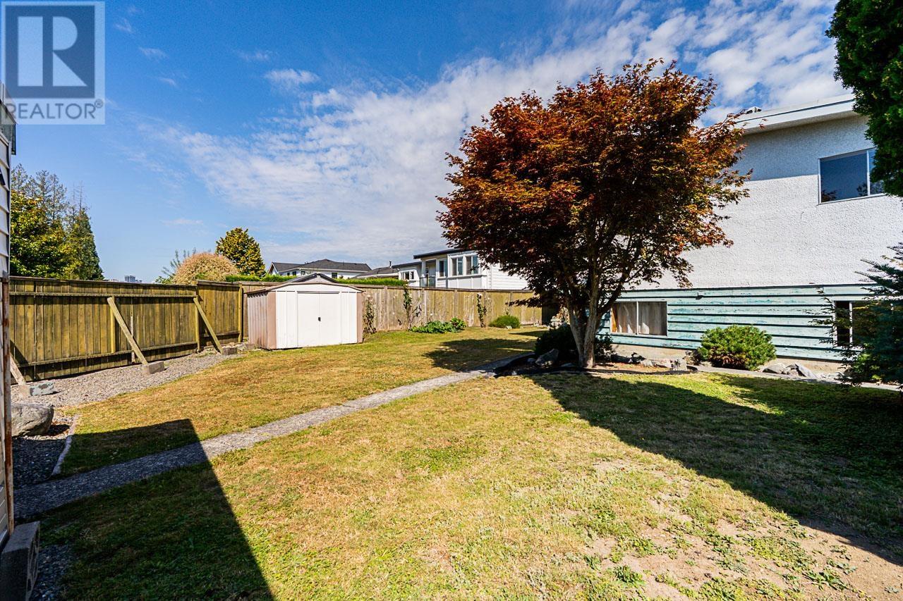 Photo 35 of 6808 Yeovil Place, Burnaby BC