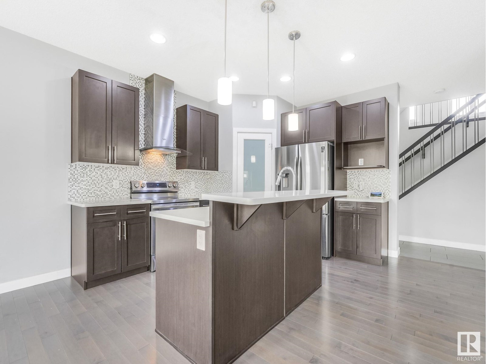 Photo 10 of 21823 80 Av Nw, Edmonton AB