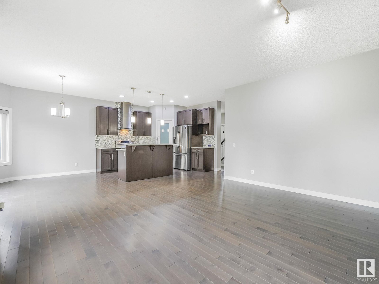 Photo 14 of 21823 80 Av Nw, Edmonton AB