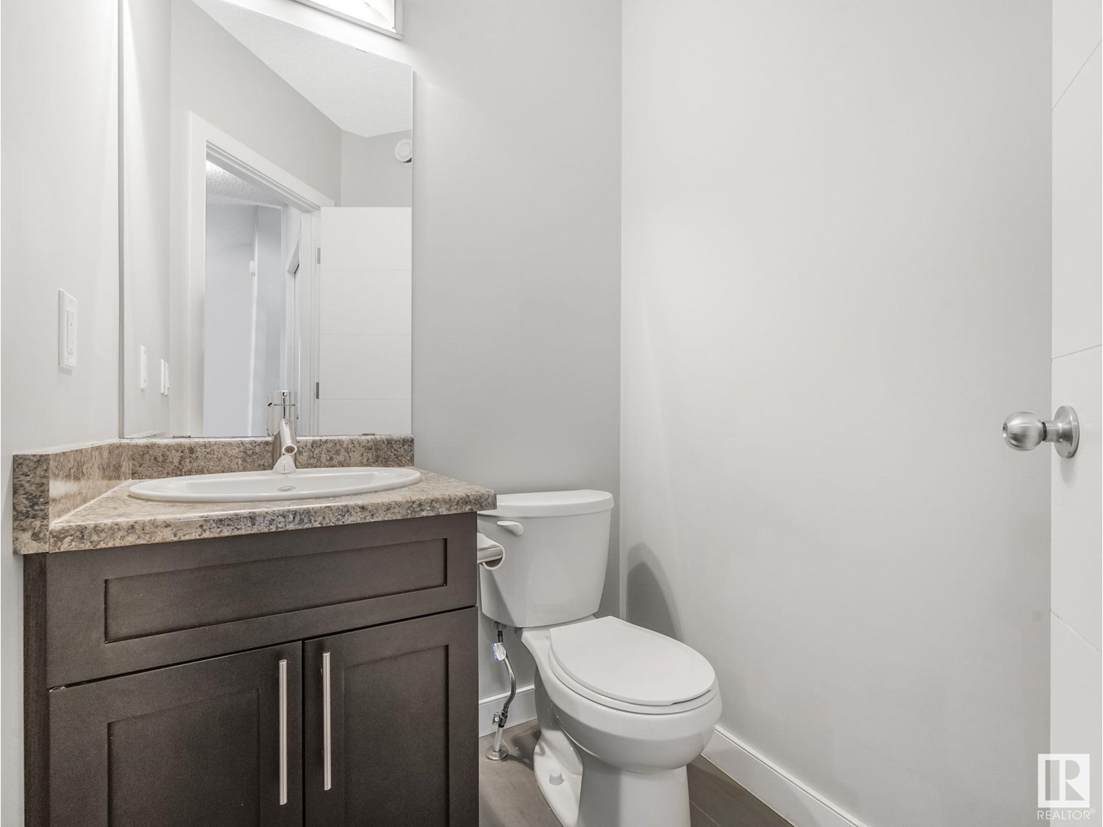 Photo 18 of 21823 80 Av Nw, Edmonton AB