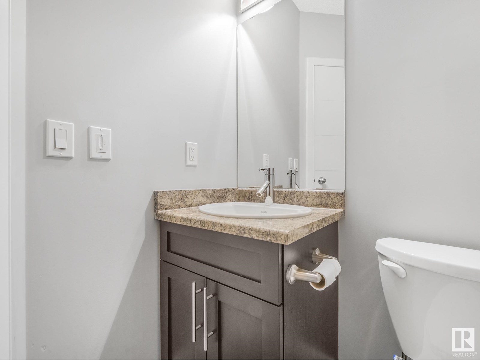 Photo 19 of 21823 80 Av Nw, Edmonton AB